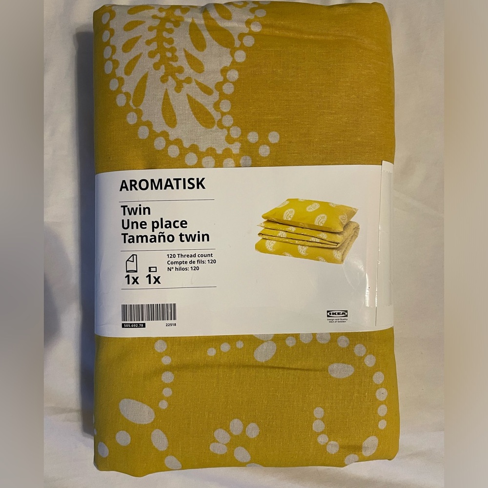IKEA Aromatisk twin duvet cover with pillowcase. Pet free and smoke free home.